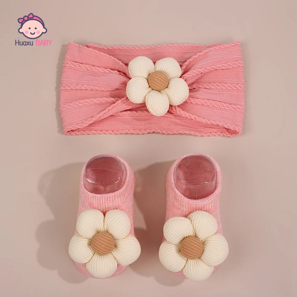 Ensemble Bébé Fille – Bandeau Fleur & Chaussettes Assorties