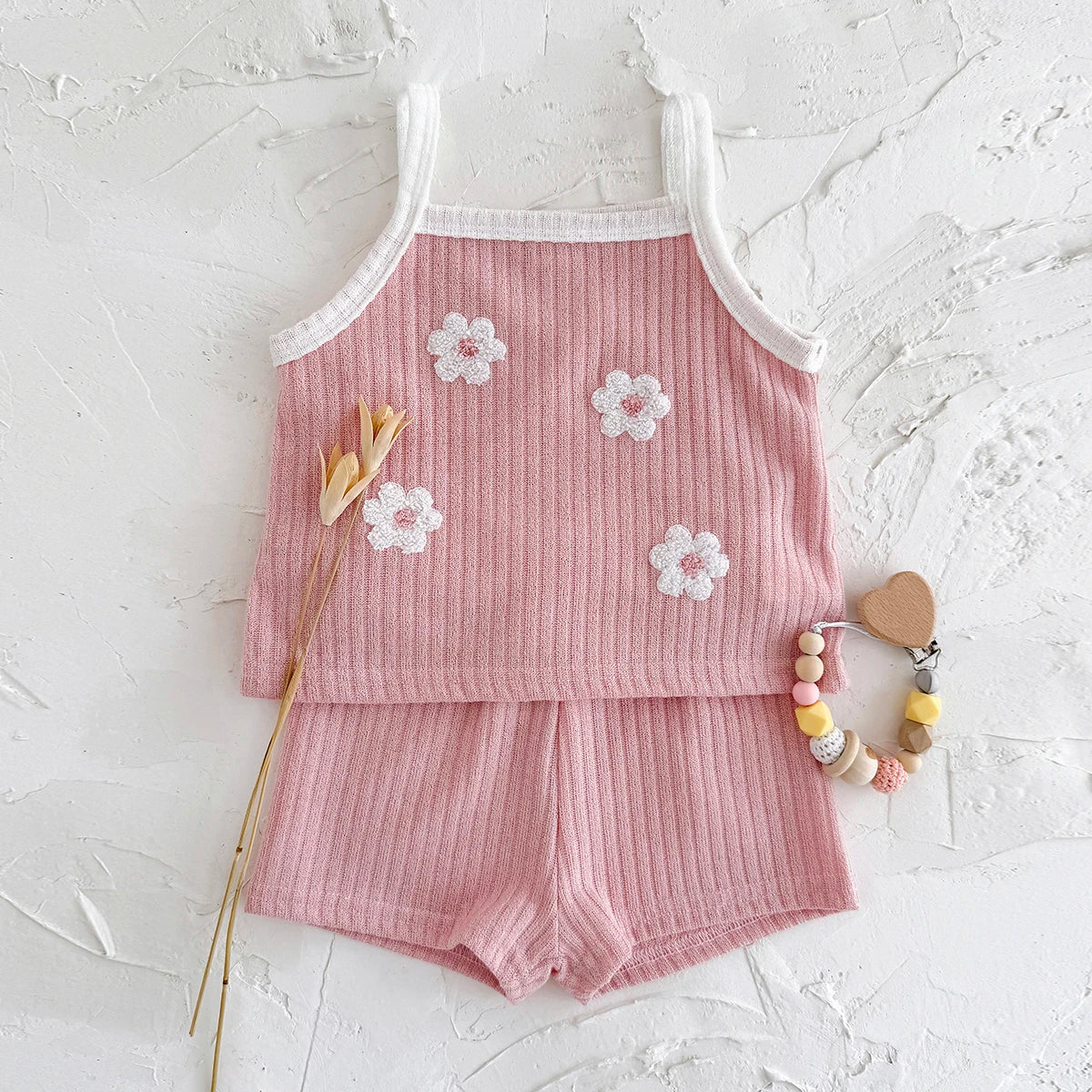 Camisole d’été bébé fille avec fleurs brodées – Haut léger et confortable (0 à 24 mois)