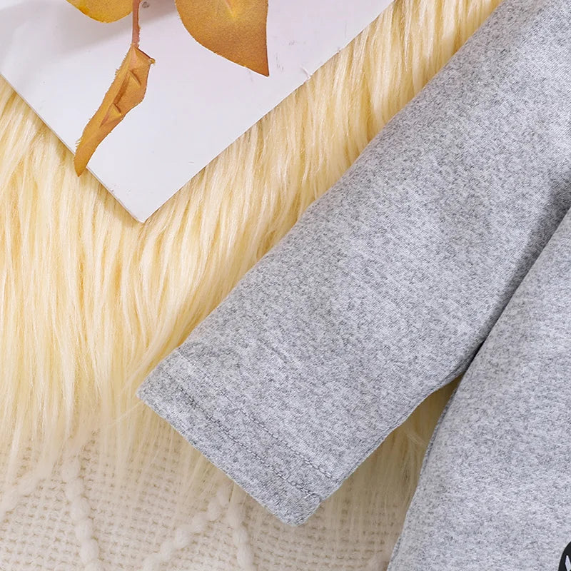 Ensemble bébé automne 2 pièces – Barboteuse imprimée manches longues & bonnet assorti (0 à 24 mois)