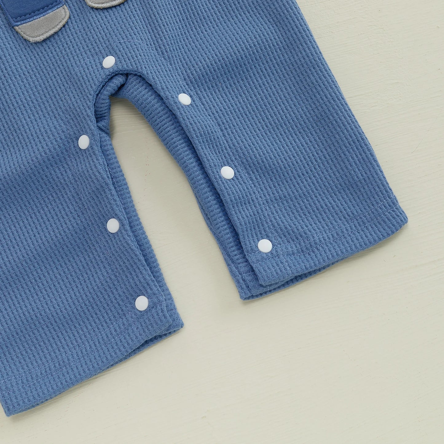 Ensemble Bébé 3 Pièces Élégance Éléphant – Barboteuse Rayée, Salopette et Bonnet (0-18 mois)