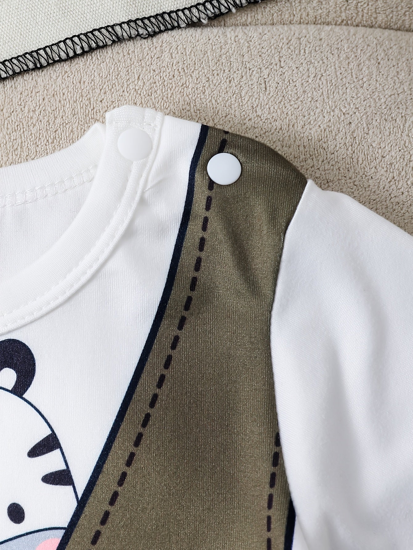 Ensemble été garçon 2 pièces – T-shirt à motif animal avec short patchwork et capuche