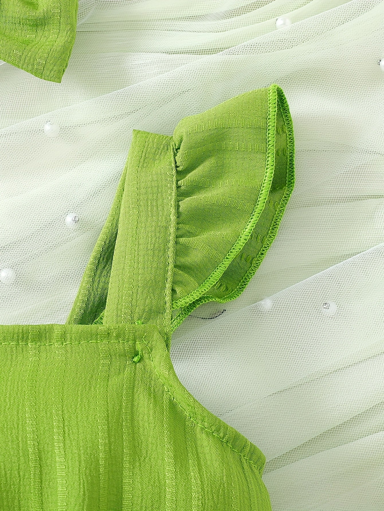 Combinaison bébé élégante verte décorée de fleurs 3D avec manches à volants et grand nœud