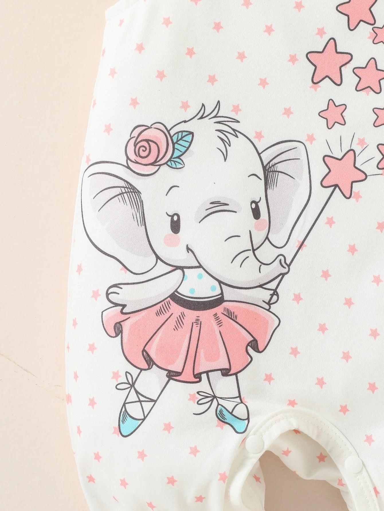 Barboteuse bébé fille sans manches – Imprimé éléphant & étoiles – Douce et confortable (0–12 mois)