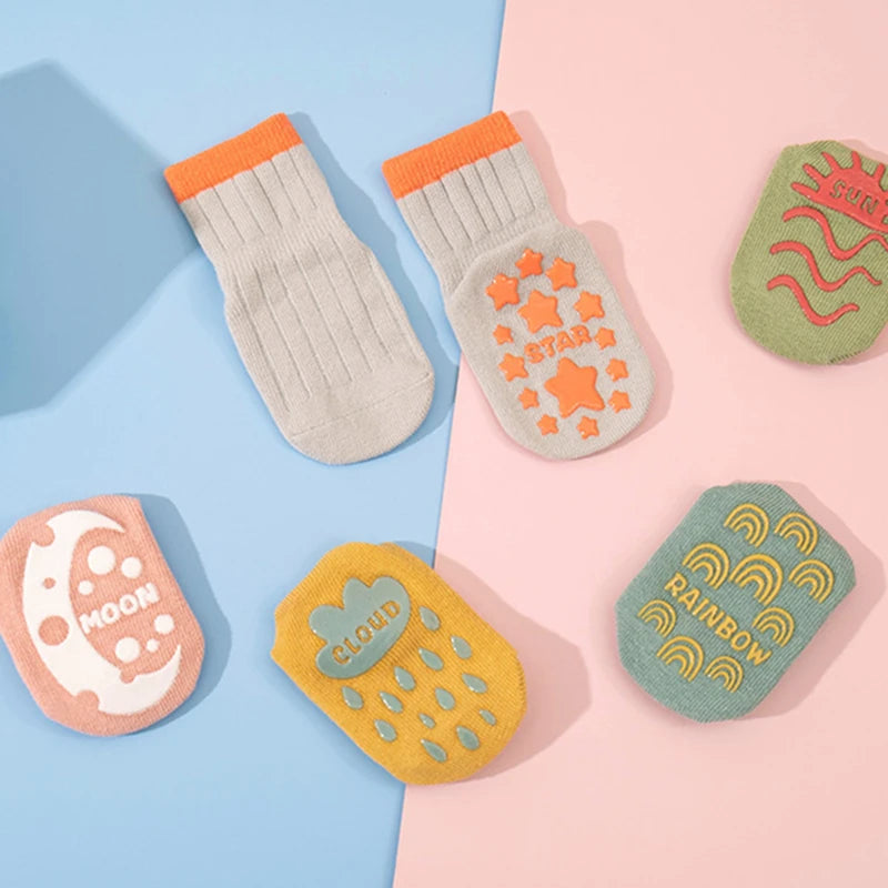 Chaussettes Bébé Antidérapantes – Douces, Sécuritaires & Ultra Mignonnes