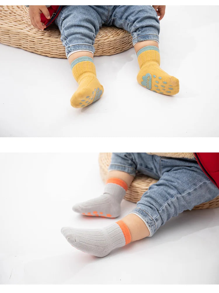 Chaussettes Bébé Antidérapantes – Douces, Sécuritaires & Ultra Mignonnes