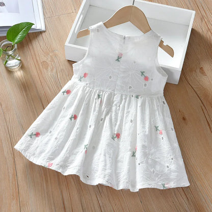Robe Blanche Fille – Broderie Délicate – Été (4–6 ans)