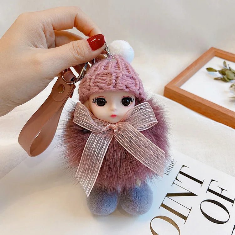Porte-clés Poupée Pompon Luxe – Peluche Douce & Charme Élégant (Sac & Clés)