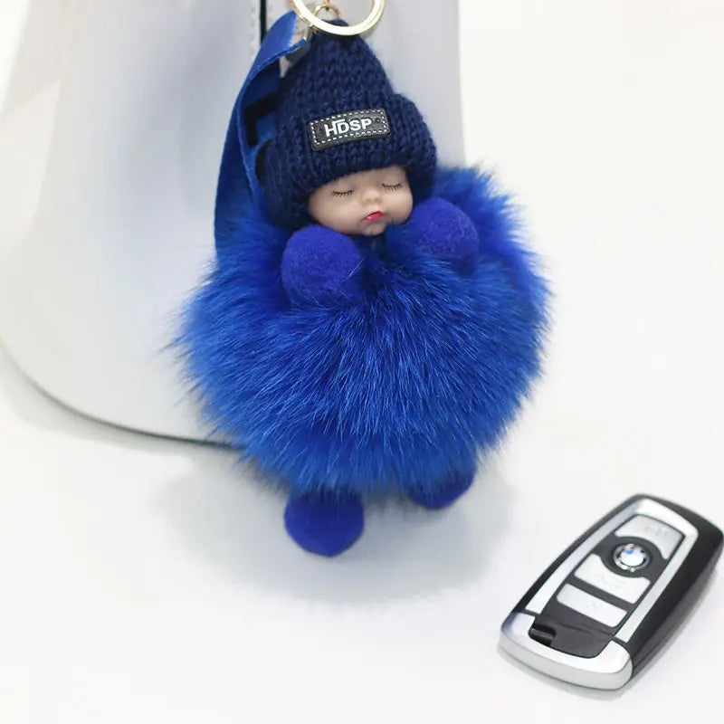 Porte-clés Poupée Pompon Luxe – Peluche Douce & Charme Élégant (Sac & Clés)