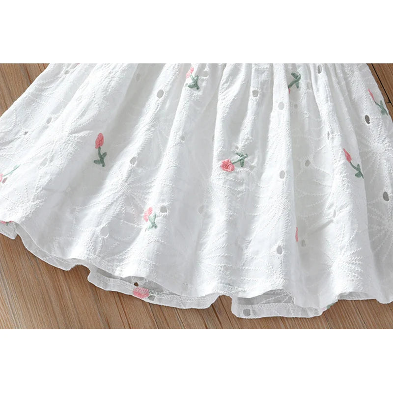 Robe Blanche Fille – Broderie Délicate – Été (4–6 ans)