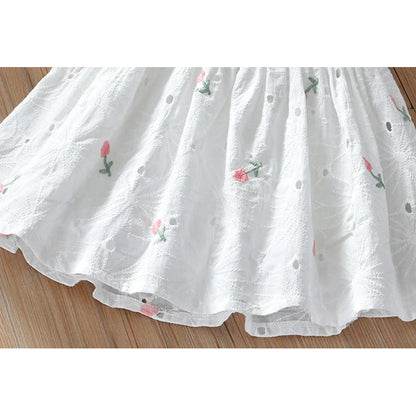 Robe Blanche Fille – Broderie Délicate – Été (4–6 ans)