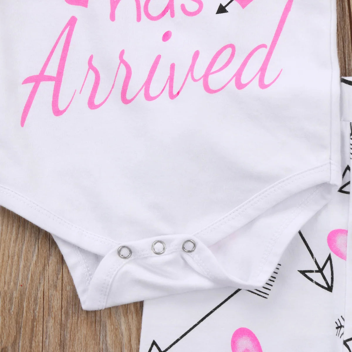 Ensemble Bébé Fille 3 Pièces “Princesse” – Body + Pantalon + Bonnet | 0–12 Mois