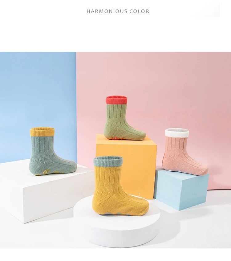 Chaussettes Bébé Antidérapantes – Douces, Sécuritaires & Ultra Mignonnes