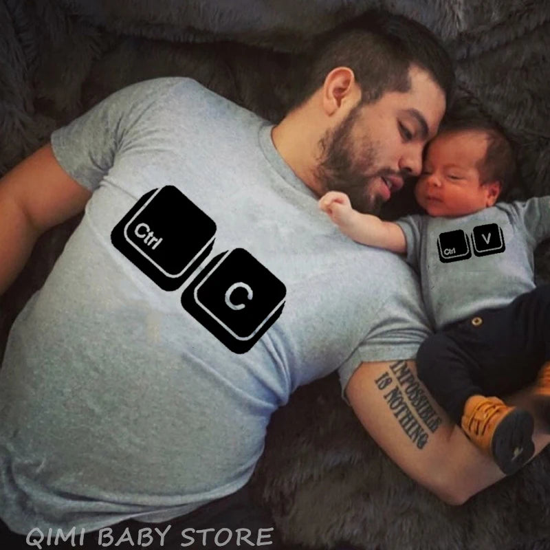 T-Shirt Assorti Père & Enfant – Tenue Famille Matching (Papa & Bébé)