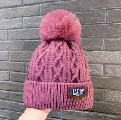 Bonnet Femme en Maille avec Pompon – Chaud, Doux et Stylé pour l’Hiver  (✔ clair • ✔ élégant • ✔ rassurant)