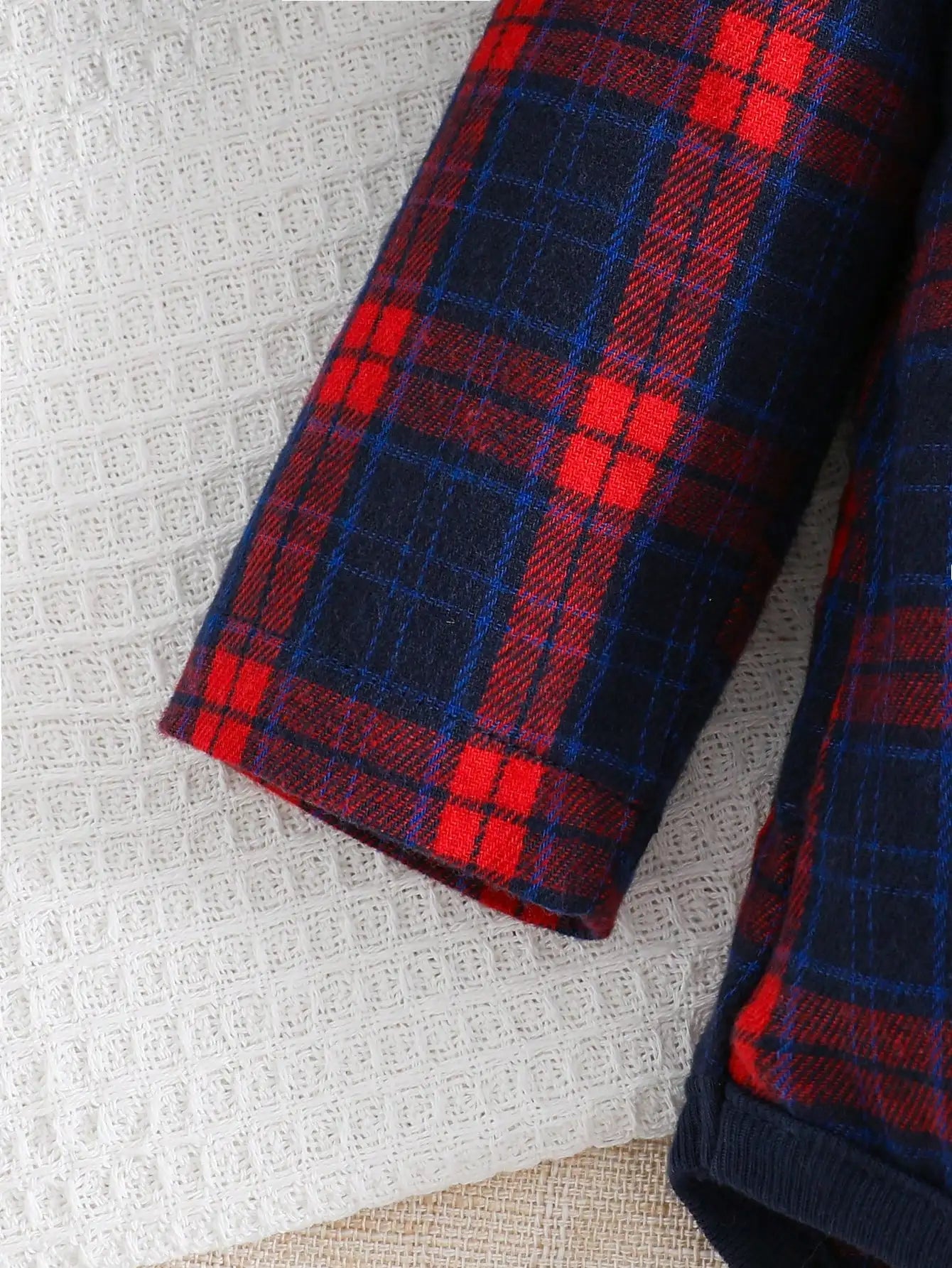 Ensemble Bébé Automne-Hiver en Velours Côtelé – Chemise à Manches Longues & Salopette