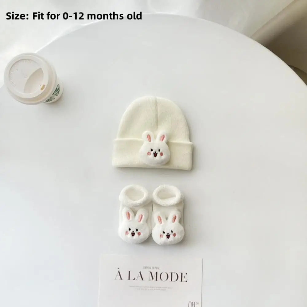 Ensemble bébé 2 pièces – Bonnet + chaussettes motif animal | 0 à 12 mois