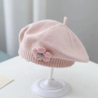 Béret Bébé en Maille Fleur – Bonnet Chaud d’Hiver