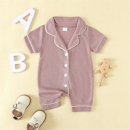 Barboteuse bébé unisexe à manches courtes – Pyjama confortable (0–24 mois)