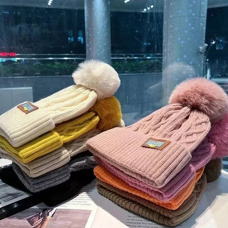 Bonnet Femme en Maille avec Pompon – Chaud, Doux et Stylé pour l’Hiver  (✔ clair • ✔ élégant • ✔ rassurant)