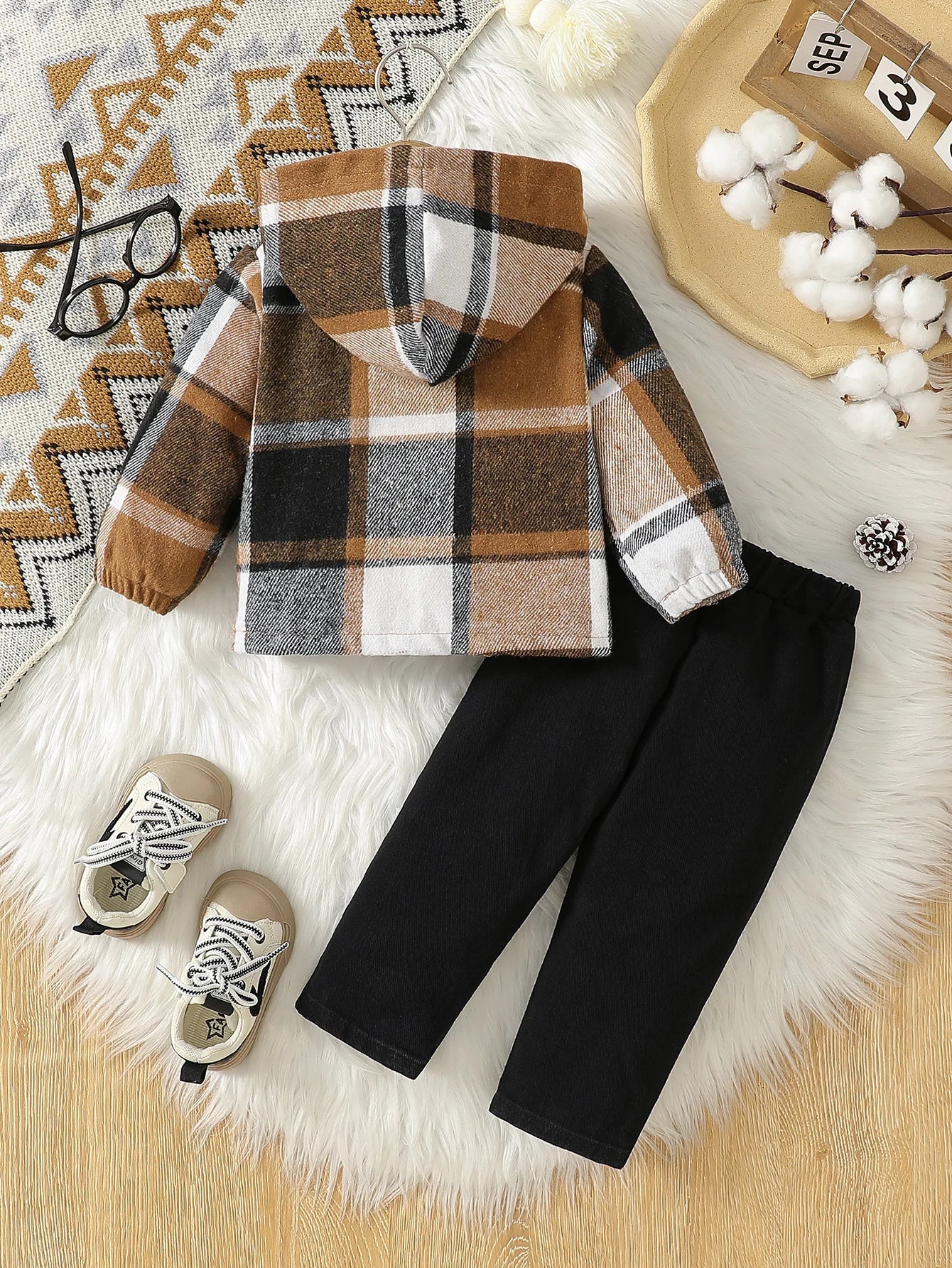 Ensemble d’automne bébé garçon 2 pièces – Veste à capuche à carreaux & pantalon confortable (6 à 36 mois)
