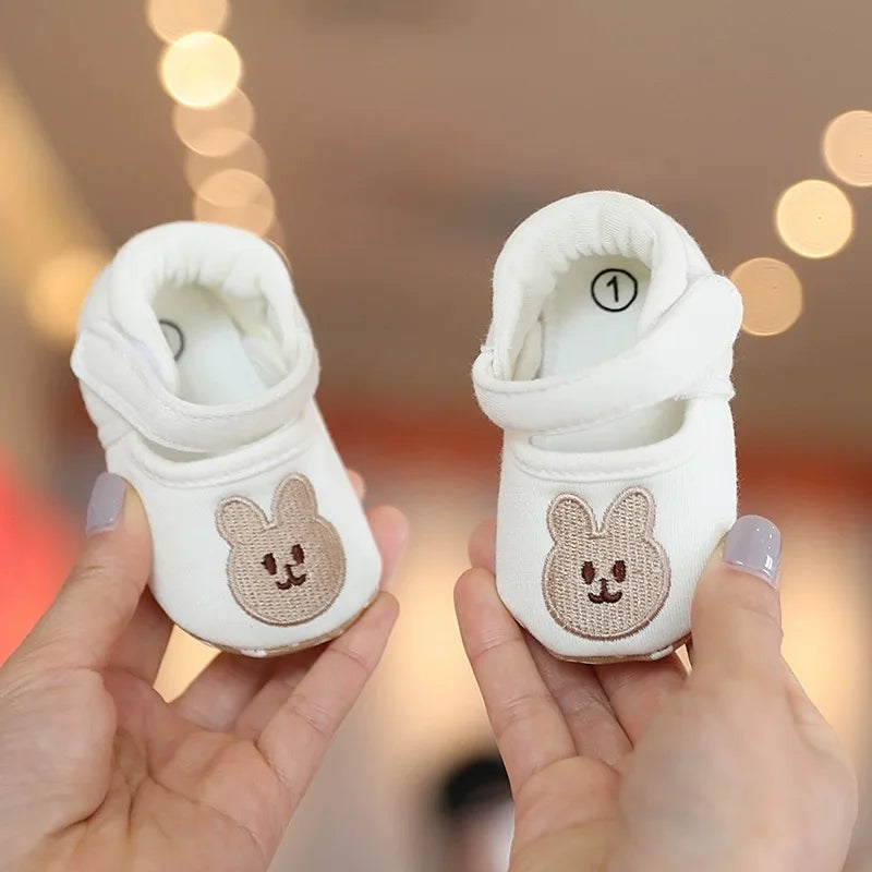 Sandales Bébé Premiers Pas – Semelle Souple & Motifs Animés (0–18 Mois)