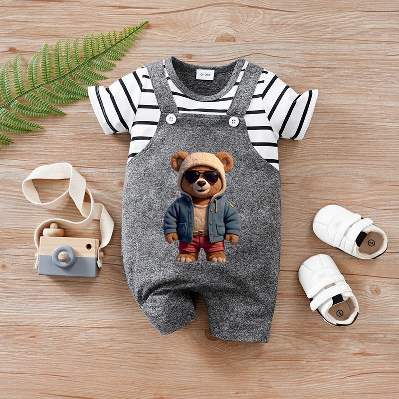 Barboteuse d'été 2 pièces à manches courtes et col rond rayé à motifs d'ours pour bébés garçons et filles en gris foncé.