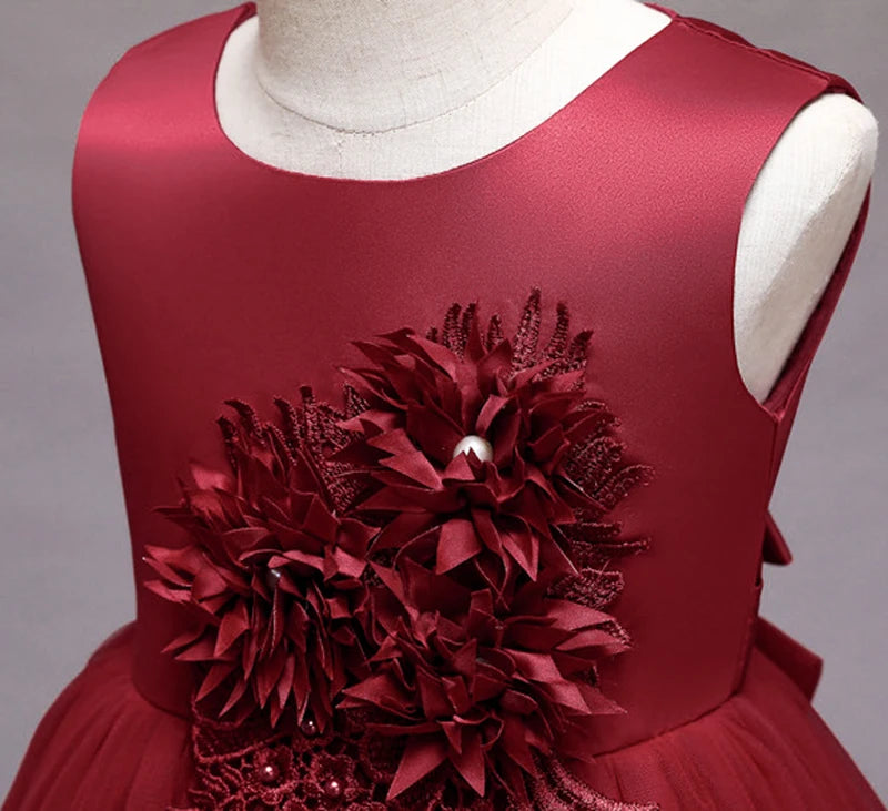 Robe de Princesse en Dentelle & Fleurs – Cérémonie Élégante pour Fille