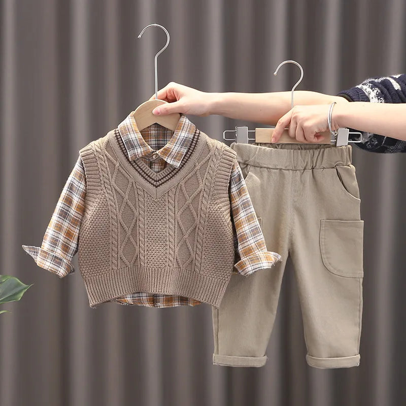 Ensemble Garçon 3 Pièces Chic Décontracté – Chemise à Carreaux, Gilet & Pantalon
