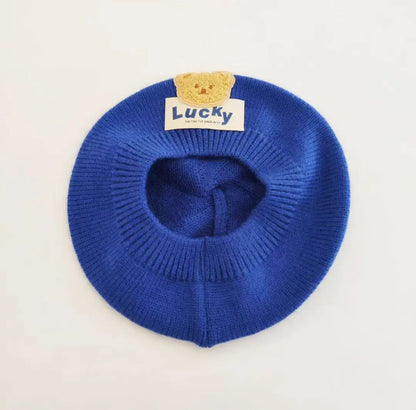 Béret Bébé en Maille Fleur – Bonnet Chaud d’Hiver