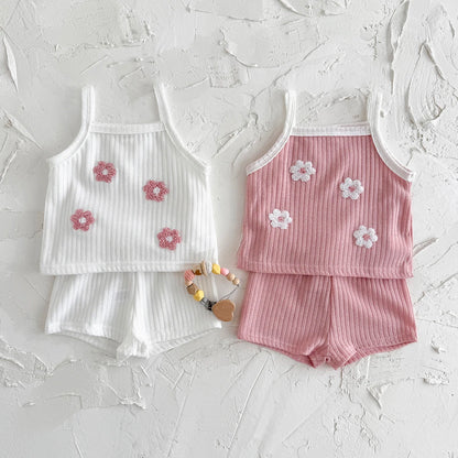 Camisole d’été bébé fille avec fleurs brodées – Haut léger et confortable (0 à 24 mois)