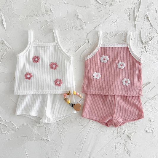 Camisole d’été bébé fille avec fleurs brodées – Haut léger et confortable (0 à 24 mois)
