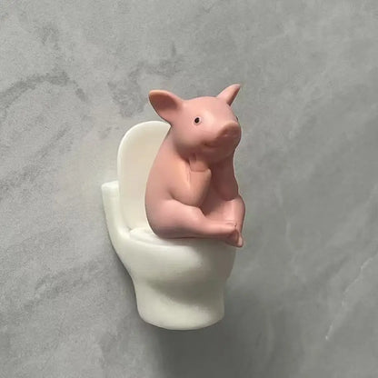 Figurine cochon rose sur les toilettes - Décoration fantaisiste en PVC pour la maison, le bureau et la voiture |   Cadeau idéal pour les amis |   Polyvalent en intérieur