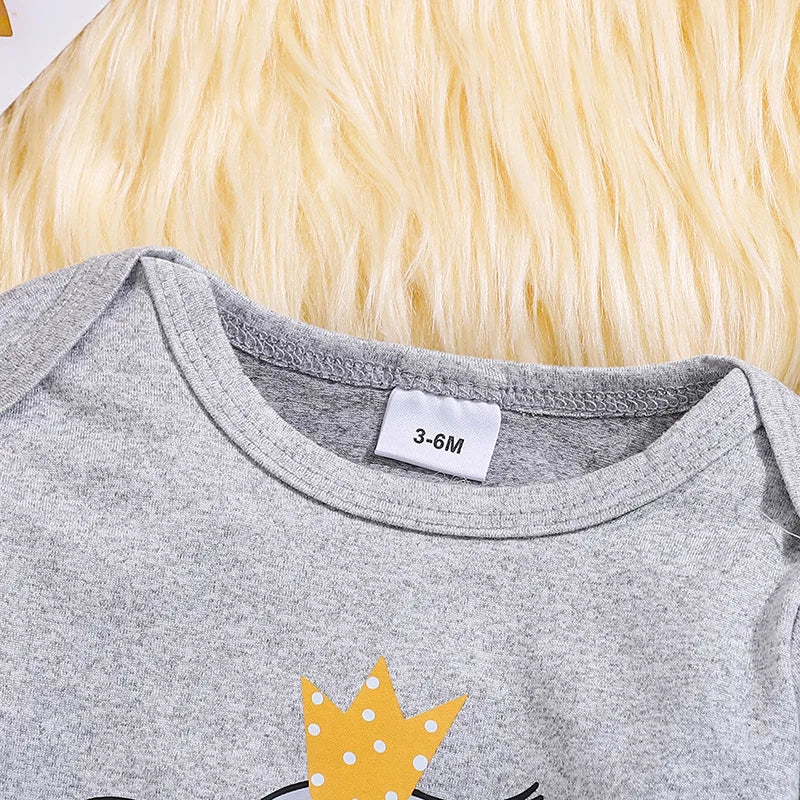 Ensemble bébé automne 2 pièces – Barboteuse imprimée manches longues & bonnet assorti (0 à 24 mois)