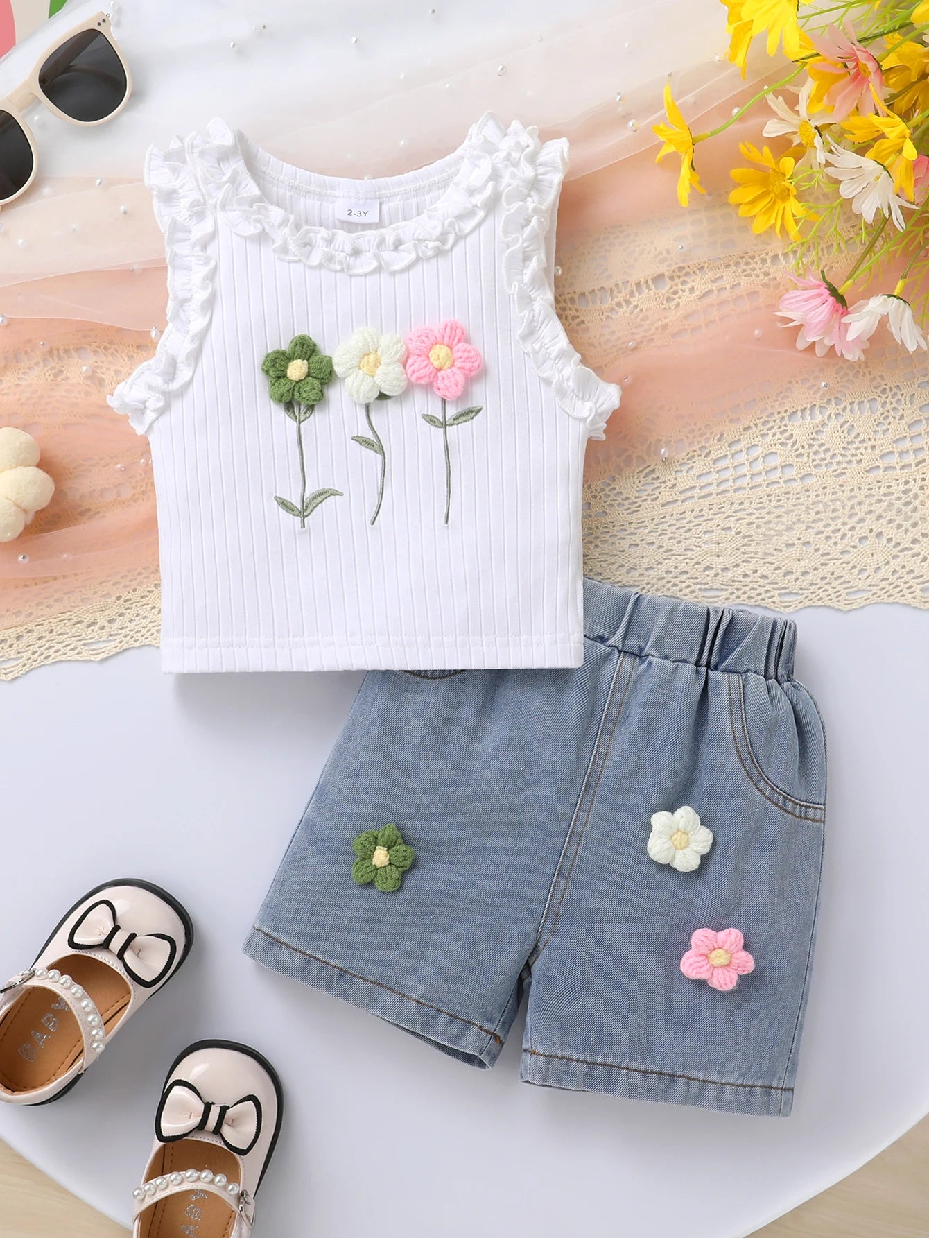 Ensemble Été Petite Princesse – Haut Fleuri & Short Élégant
