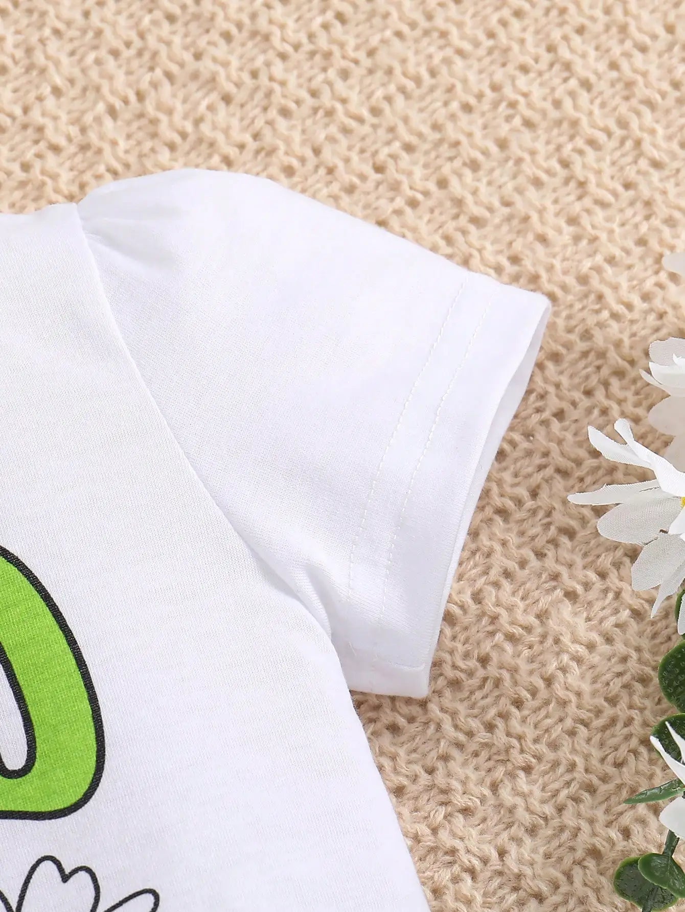 2-piece girls spring/summer fashion cute outdoor casual clothing white knit round neck Daisy print T-shirt + green pleated skirt
