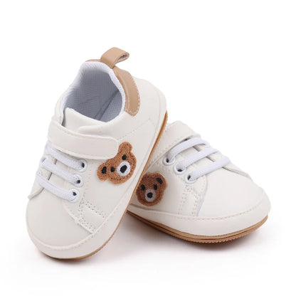 Chaussures bébé “Petit Ours” – Anti-dérapantes – Confort premiers pas (9–18 mois)