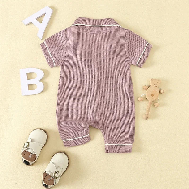 Barboteuse bébé unisexe à manches courtes – Pyjama confortable (0–24 mois)