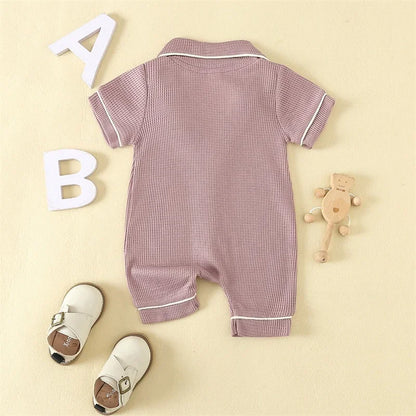 Barboteuse bébé unisexe à manches courtes – Pyjama confortable (0–24 mois)