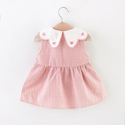 Robe Bébé Fille Sans Manches – Col Cœur en Dentelle