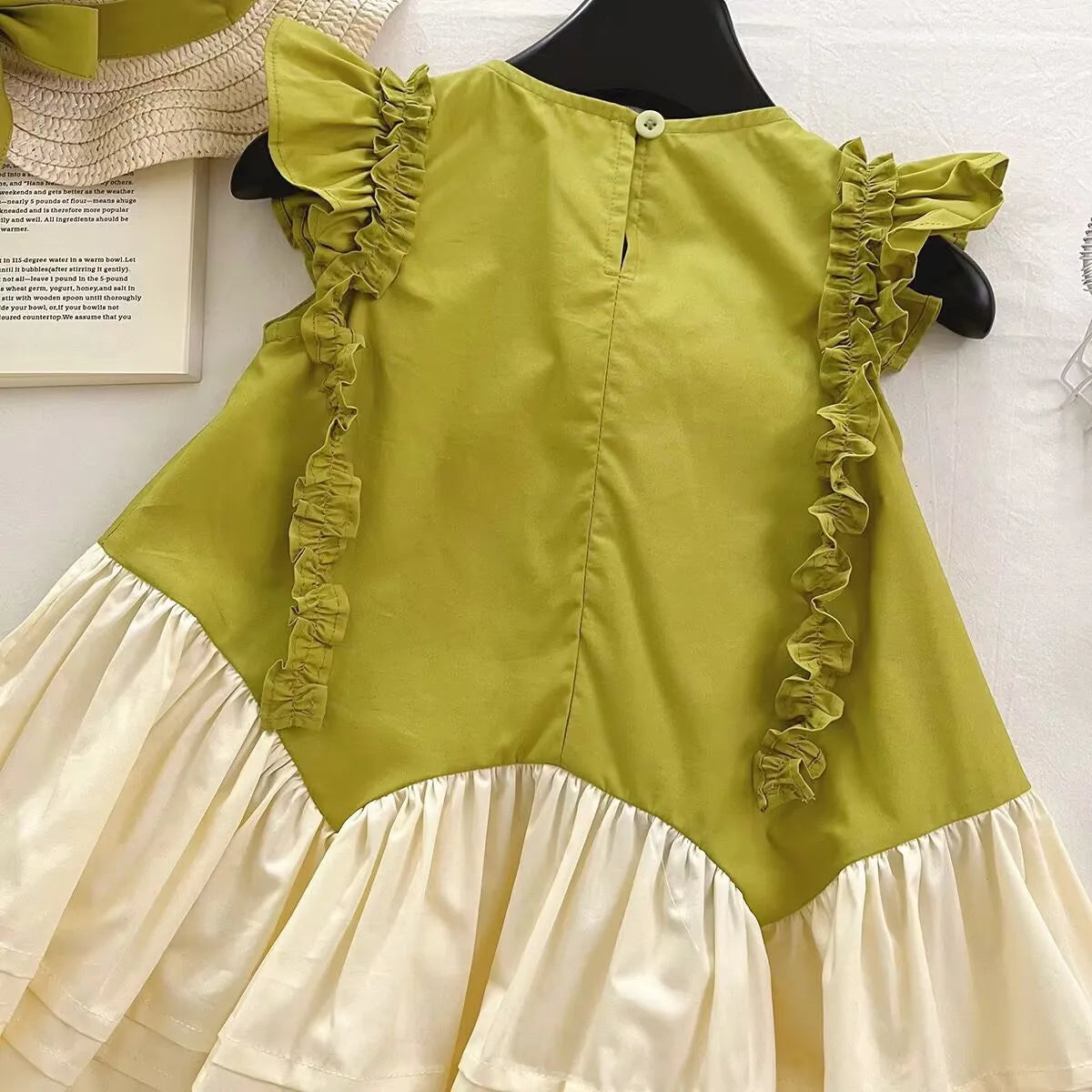 Robe Fille Fleur 3D – Vert & Crème, Style Bohème (4–6 ans)