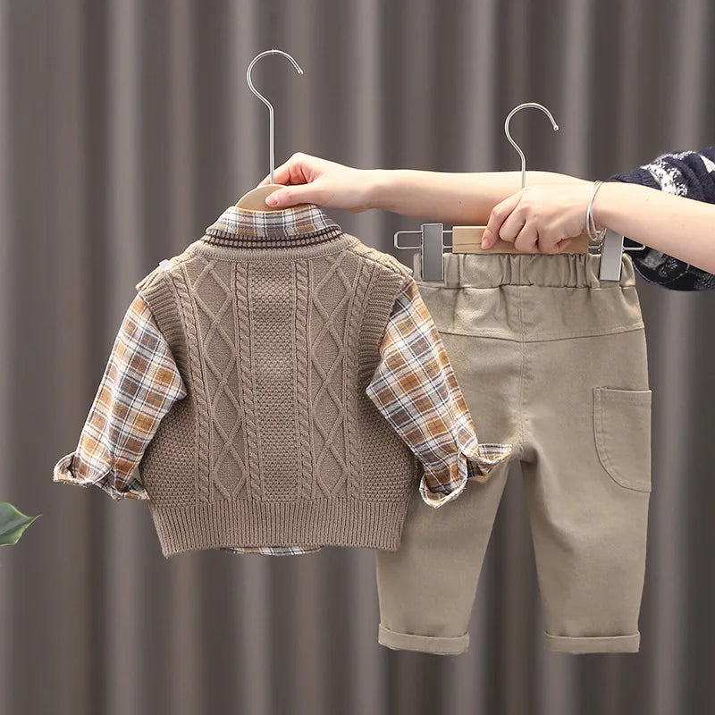 Ensemble Garçon 3 Pièces Chic Décontracté – Chemise à Carreaux, Gilet & Pantalon