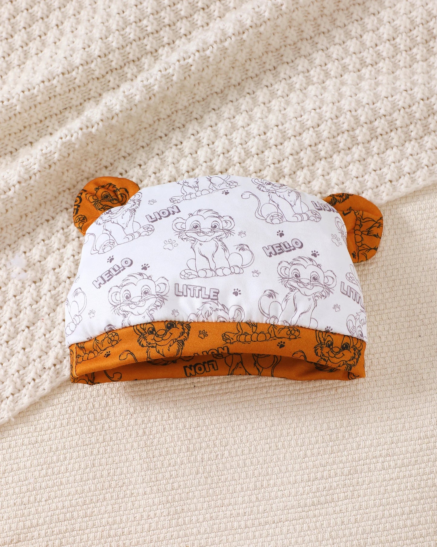 Ensemble Bébé Garçon Lion – Haut Imprimé, Pantalon & Chapeau (0–18 Mois)