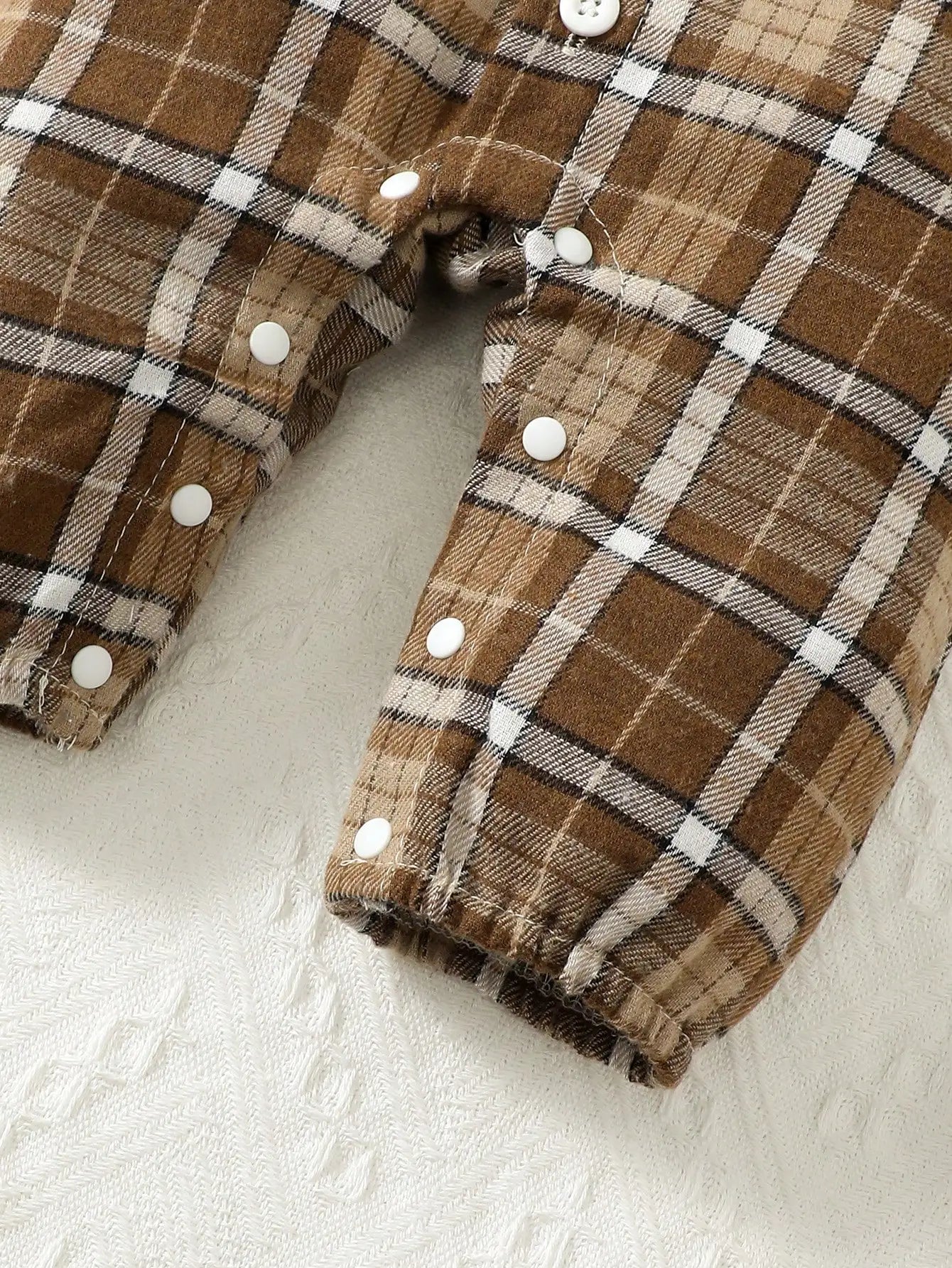 Ensemble Bébé Petit Gentleman – Salopette à Bretelles & Nœud Papillon