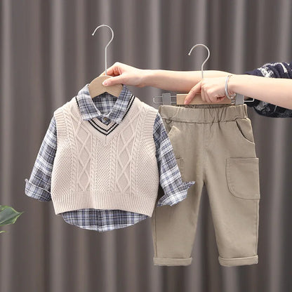 Ensemble Garçon 3 Pièces Chic Décontracté – Chemise à Carreaux, Gilet & Pantalon