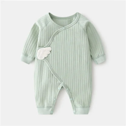 Barboteuse Douce Rêverie™ – Combinaison Bébé en Coton Confort (0–6 mois)