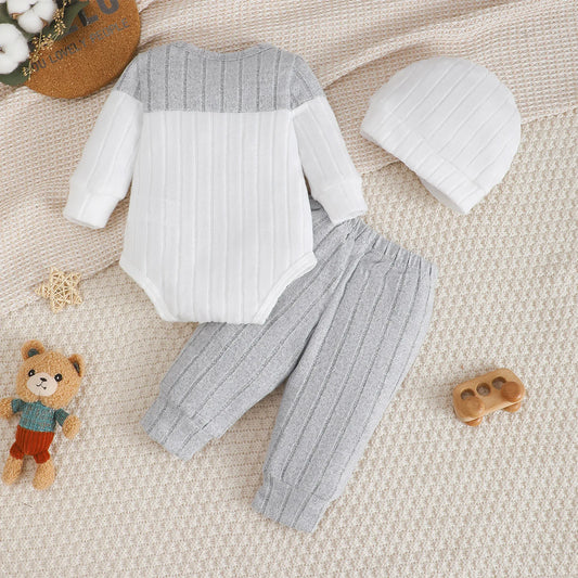Ensemble Bébé 3 Pièces Doux & Élégant – Body, Pantalon & Bonnet