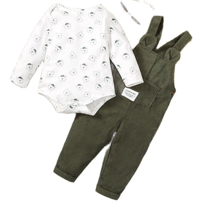 Ensemble Bébé Garçon 2 Pièces – Salopette Vert Olive + Haut Manches Longues Imprimé Petit Ours (3–24 mois)
