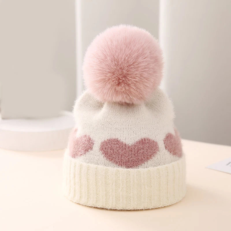 Bonnet Bébé Pompon – Chapeau Tricot Cœur Automne Hiver