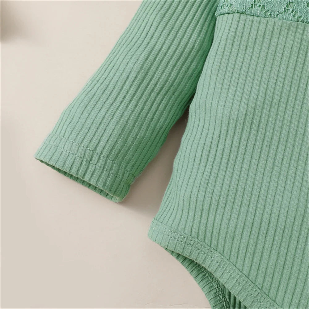 Ensemble Bébé Fille 3 Pièces – Body Manches Longues, Pantalon Fleuri & Bandeau – Printemps & Automne (0–12 mois)