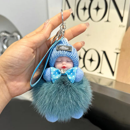 Porte-clés Poupée Pompon Luxe – Peluche Douce & Charme Élégant (Sac & Clés)